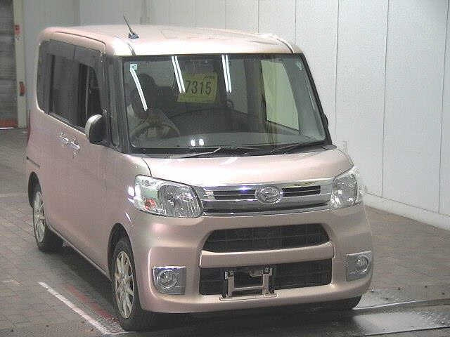 DAIHATSU TANTO 2015