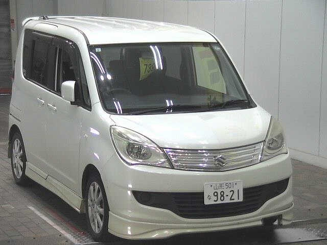 SUZUKI SOLIO 2013