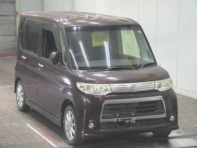 DAIHATSU TANTO 2015