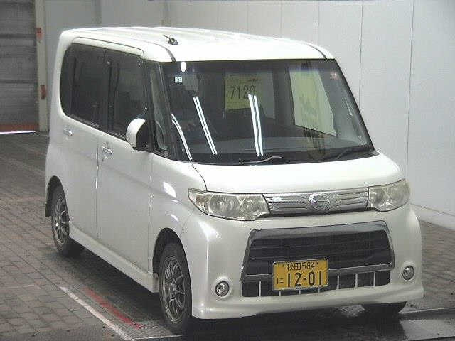 DAIHATSU TANTO 2012