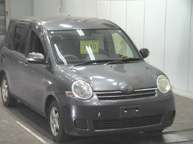 TOYOTA SIENTA 2010