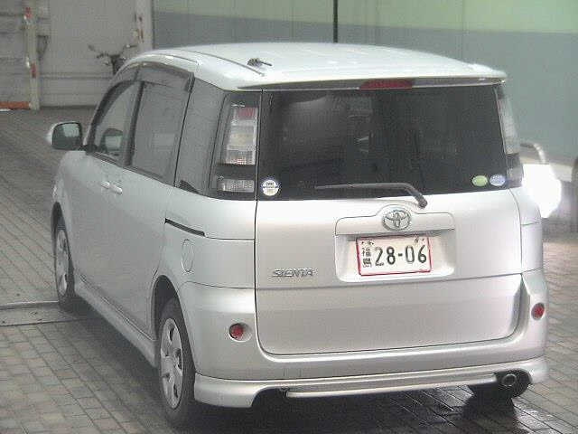 TOYOTA SIENTA 2012