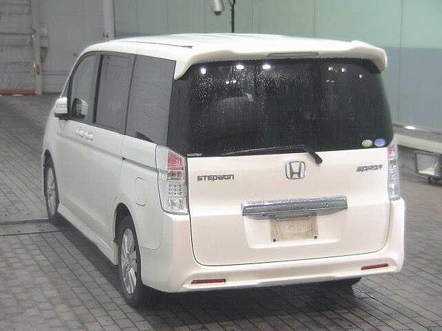 HONDA STEP WAGON 2011