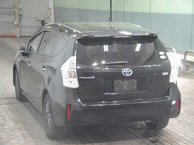 TOYOTA PRIUS ALPHA 2013