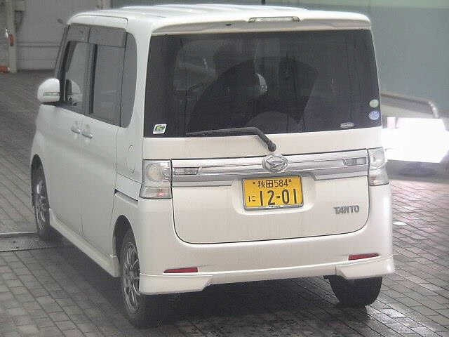 DAIHATSU TANTO 2012