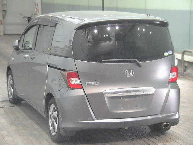 HONDA FREED 2010
