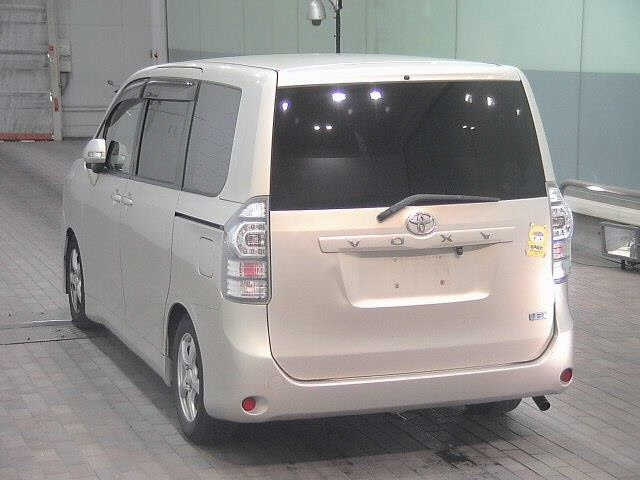 TOYOTA VOXY 2012