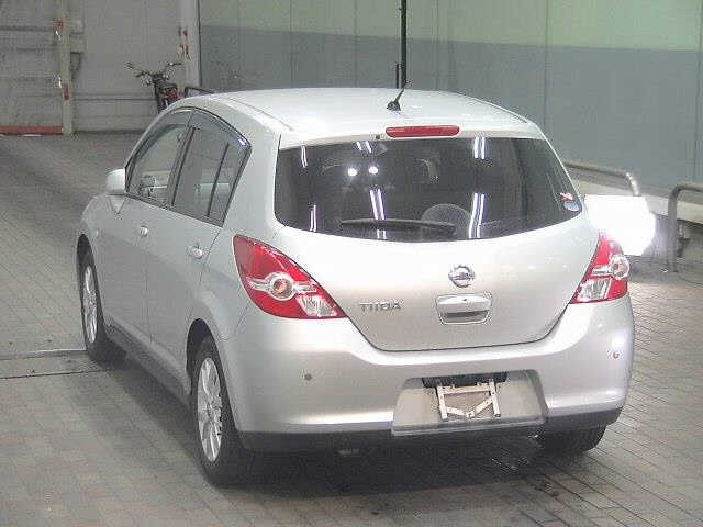 NISSAN TIIDA 2012