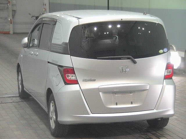 HONDA FREED 2010