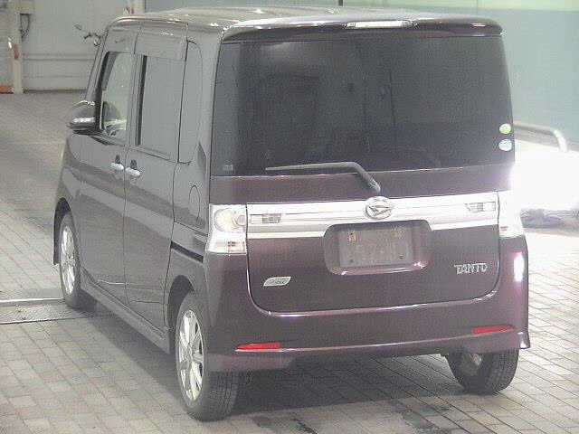 DAIHATSU TANTO 2015