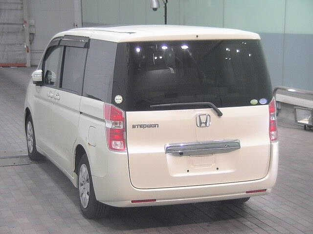 HONDA STEP WAGON 2010