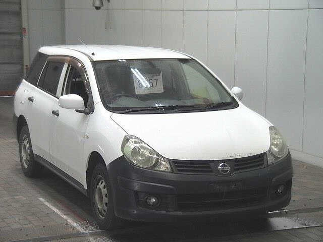 NISSAN AD 2011