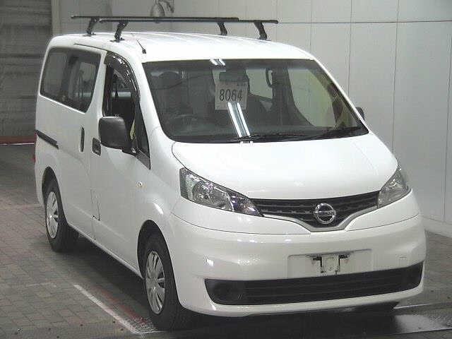NISSAN NV200 2019