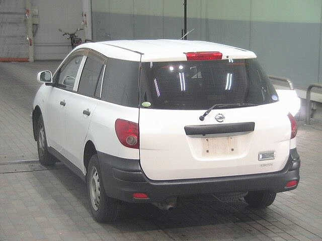 NISSAN AD 2011