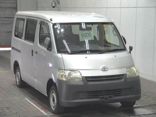 TOYOTA TOWN ACE VAN 2010
