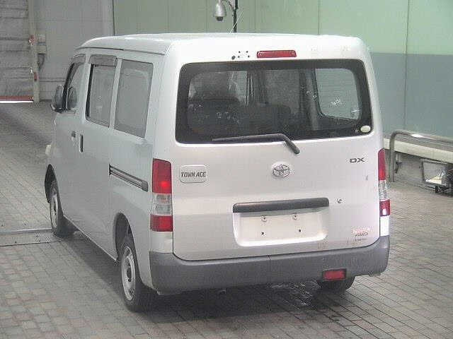 TOYOTA TOWN ACE VAN 2010