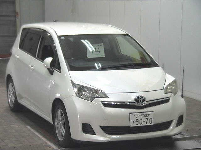 TOYOTA RACTIS 2011