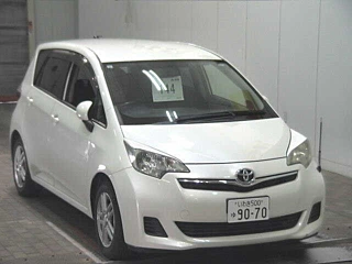 TOYOTA RACTIS 2011