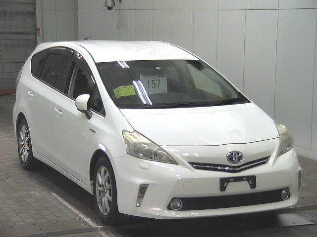 TOYOTA PRIUS ALPHA 2012
