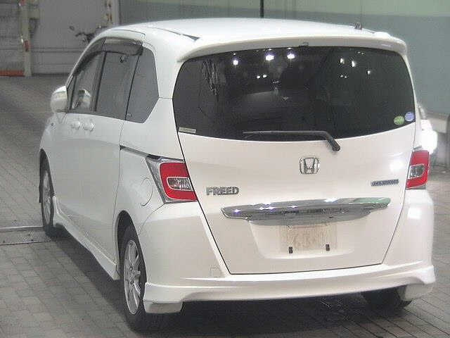 HONDA FREED 2015