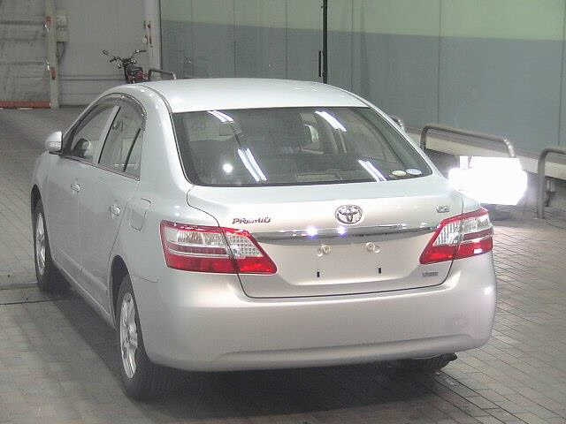 TOYOTA PREMIO 2012