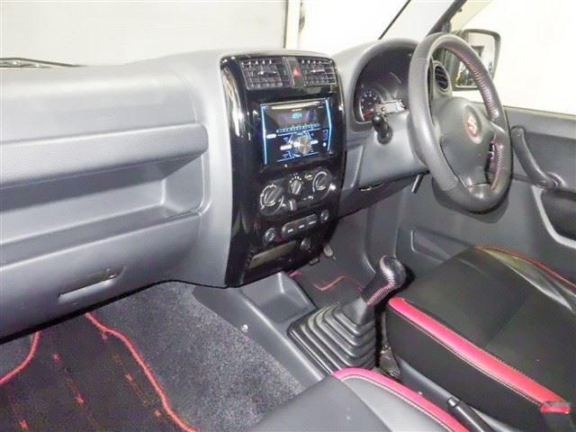 SUZUKI JIMNY 2012