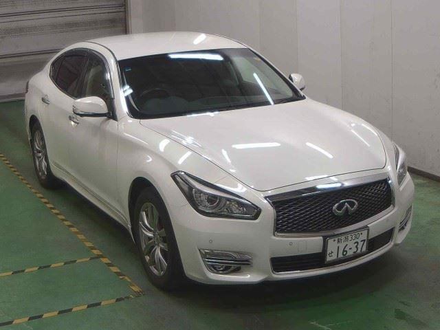 NISSAN FUGA 2015