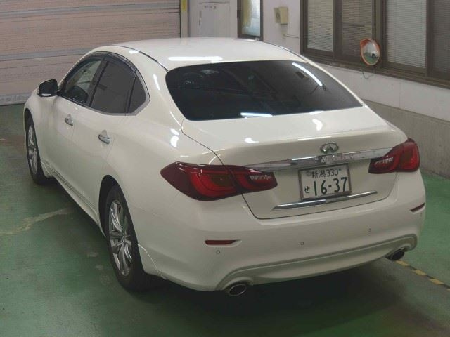 NISSAN FUGA 2015
