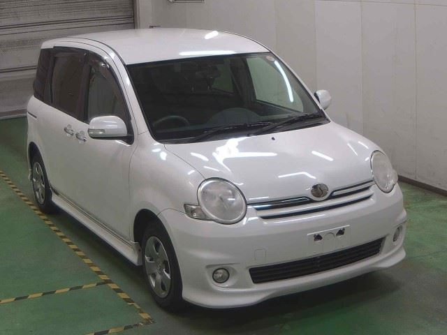 TOYOTA SIENTA 2010