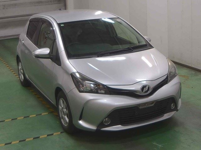 TOYOTA VITZ 2014