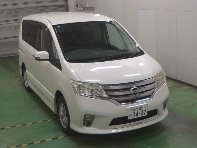 NISSAN SERENA 2011