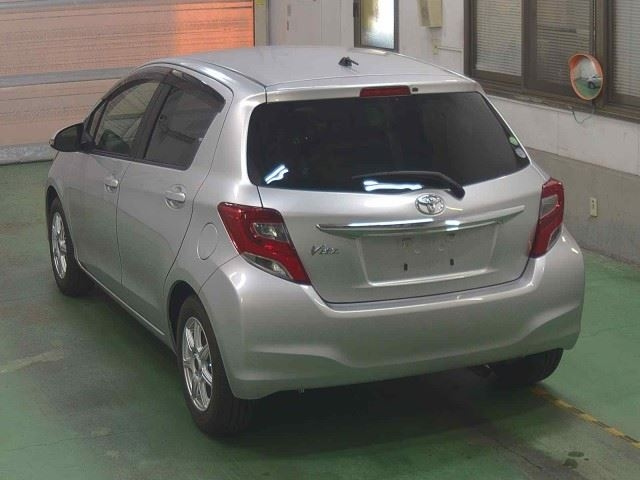 TOYOTA VITZ 2014