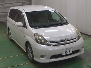 TOYOTA ISIS 2010