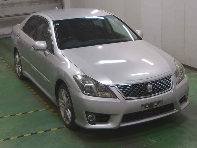 TOYOTA CROWN 2010