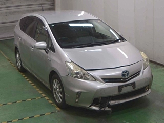 TOYOTA PRIUS ALPHA 2013