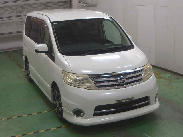 NISSAN SERENA 2010