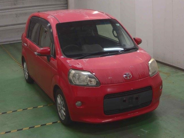 TOYOTA PORTE 2013