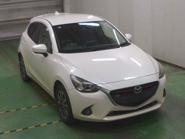 MAZDA DEMIO 2015