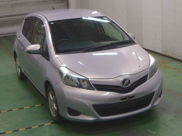TOYOTA VITZ 2012