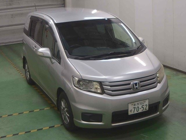HONDA FREED 2013