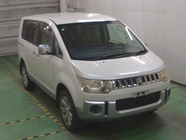 MITSUBISHI DELICA D5 2008