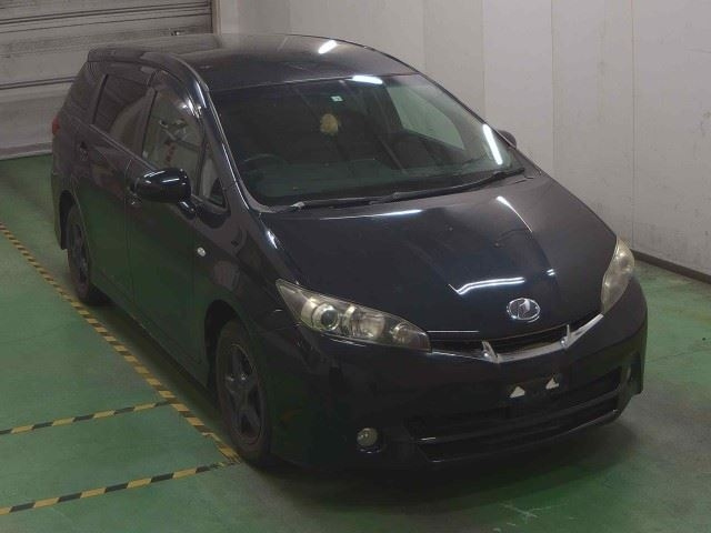 TOYOTA WISH 2010