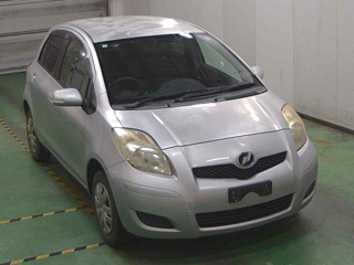 TOYOTA VITZ 2010
