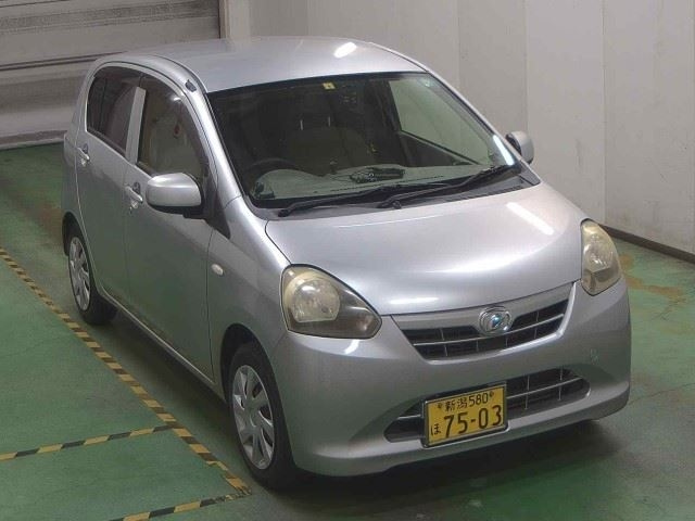 DAIHATSU MIRA E S 2012