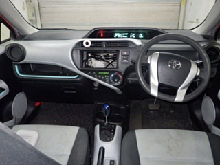 TOYOTA AQUA 2011