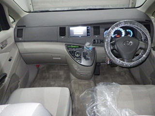 TOYOTA ISIS 2010