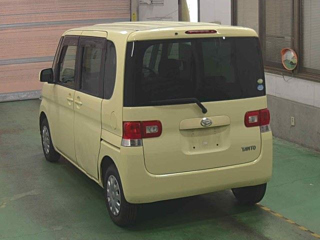 DAIHATSU TANTO 2010