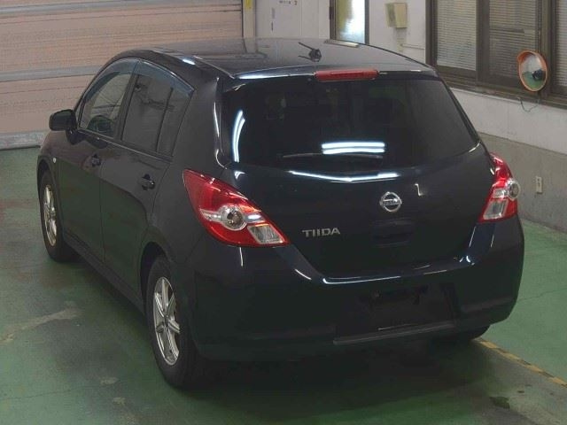 NISSAN TIIDA 2010