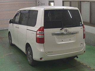 TOYOTA NOAH 2012
