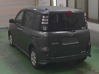 TOYOTA SIENTA 2010